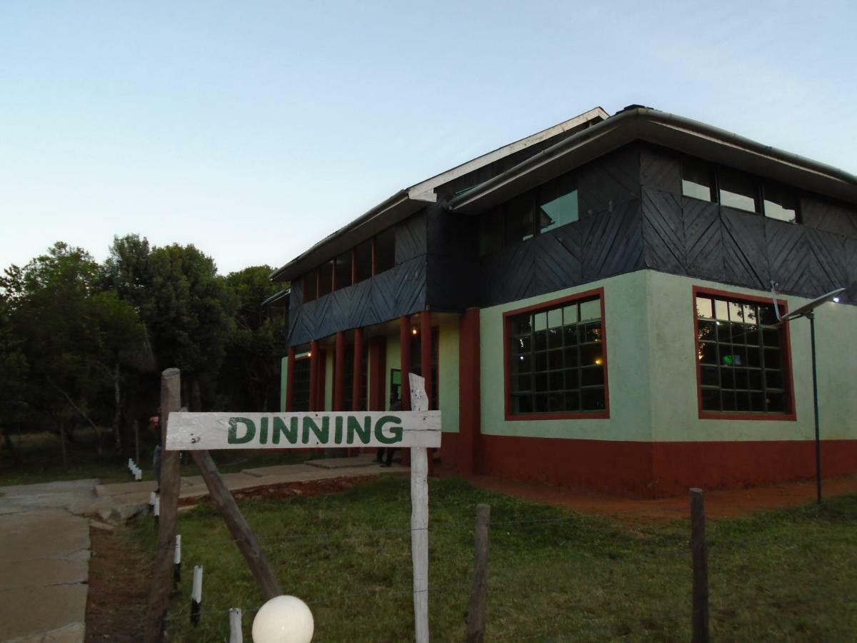 Rhino Tourist Camp Hotell Ololaimutiek Exteriör bild